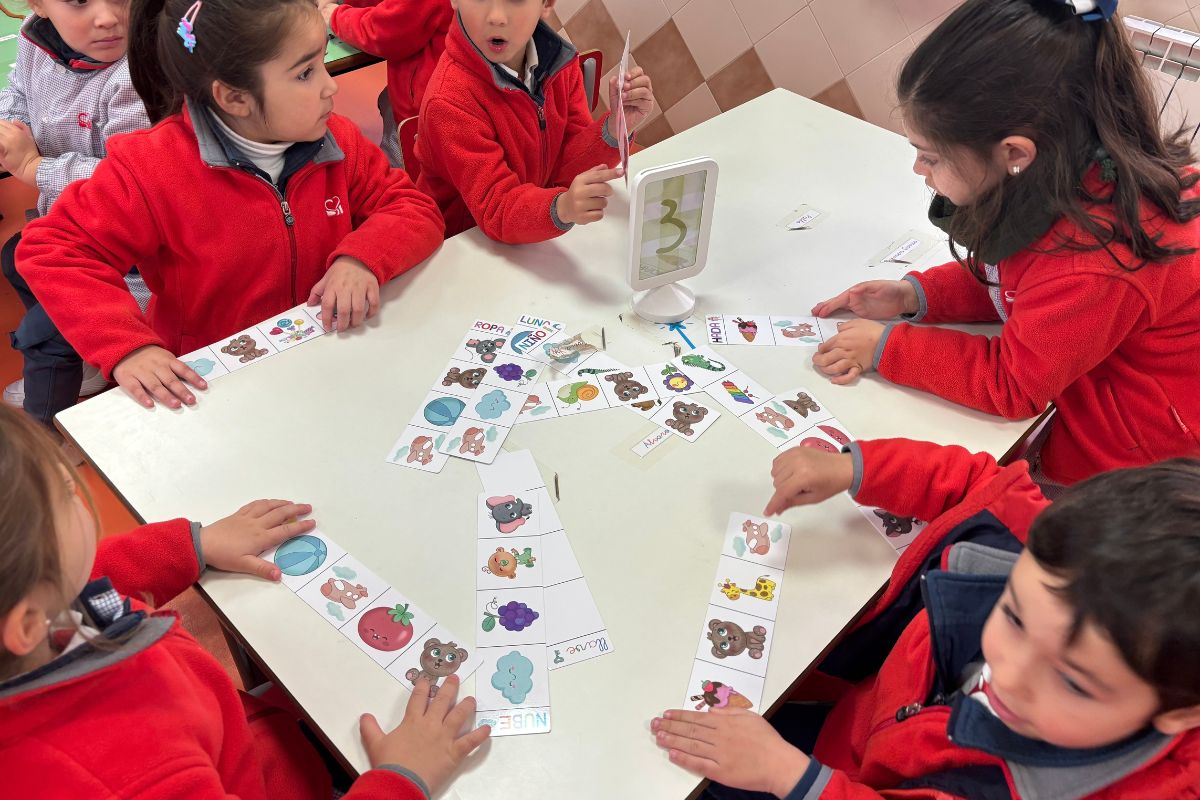 Lectoescritura con los Cokitos en el colegio Sagrado Corazón de Ronda